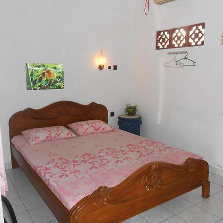 Fortuna Guest House ยอกยาการ์ตา ภายนอก รูปภาพ