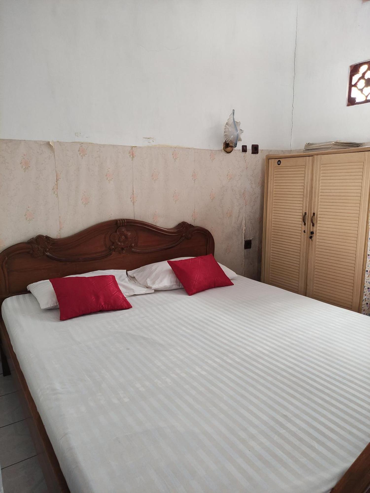 Fortuna Guest House ยอกยาการ์ตา ภายนอก รูปภาพ