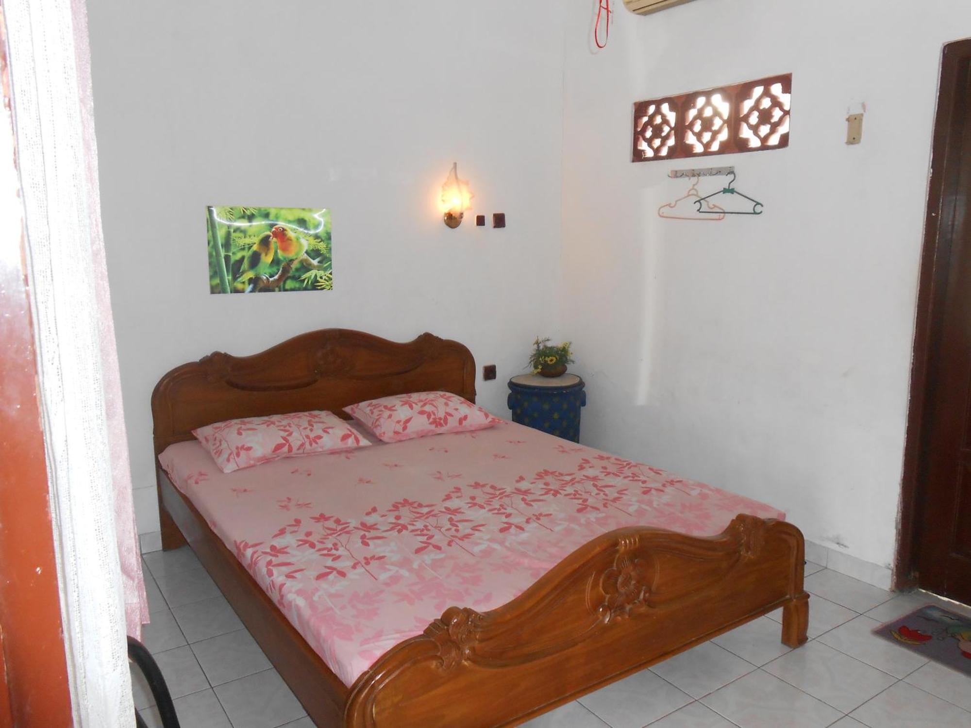 Fortuna Guest House ยอกยาการ์ตา ภายนอก รูปภาพ