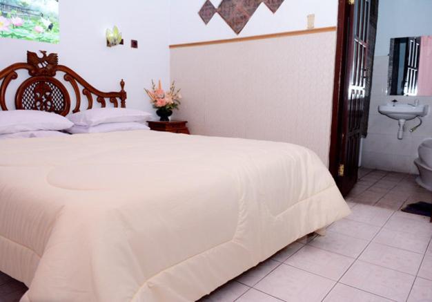 Fortuna Guest House ยอกยาการ์ตา ภายนอก รูปภาพ