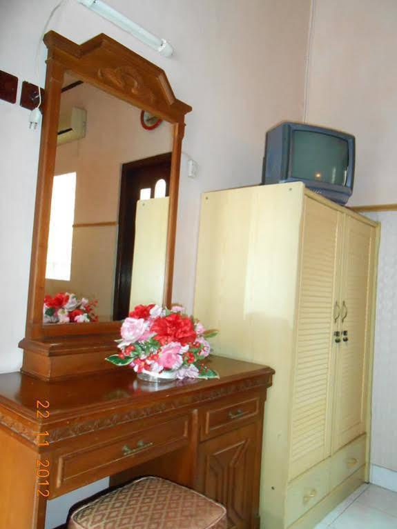 Fortuna Guest House ยอกยาการ์ตา ภายนอก รูปภาพ